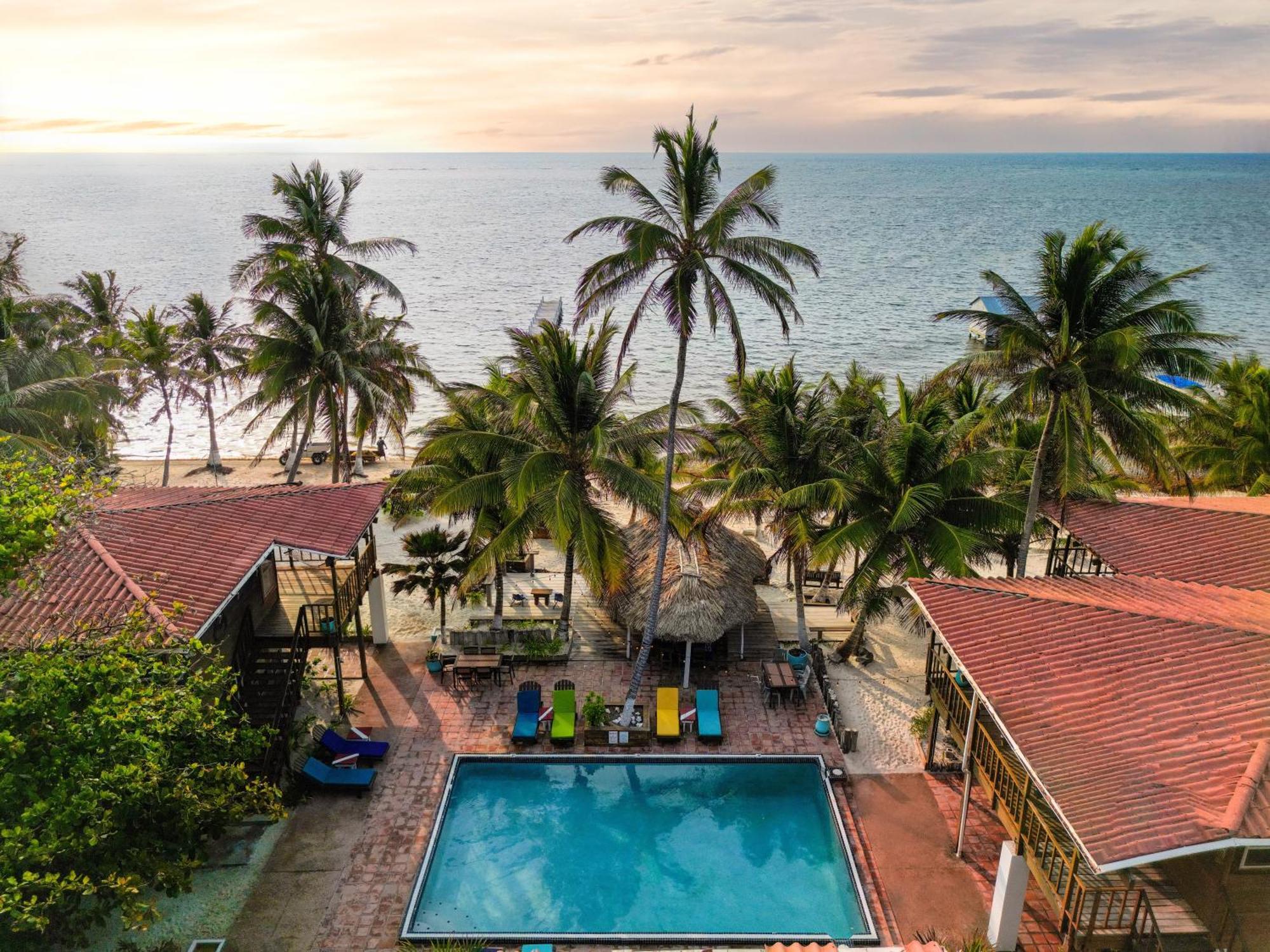 Sundiver Beach Resort San Pedro  Exterior photo